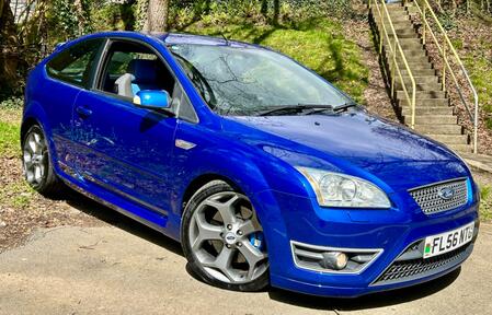 FORD FOCUS 2.5**ST2 225**ONLY 56K-XENONS-CAMBELT DONE-2KYS-DAB**STUNNING EXAMPLE CHERISHED**