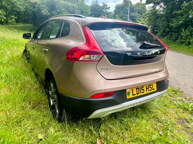 VOLVO V40 CROSS COUNTRY