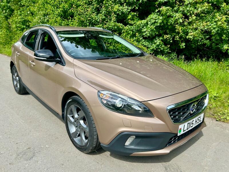 VOLVO V40 CROSS COUNTRY