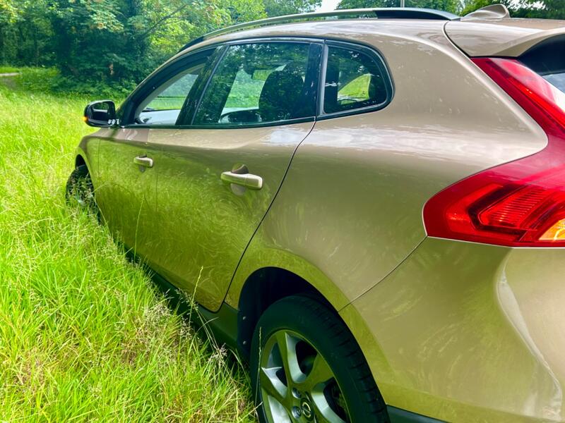 VOLVO V40 CROSS COUNTRY