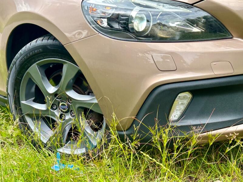 VOLVO V40 CROSS COUNTRY