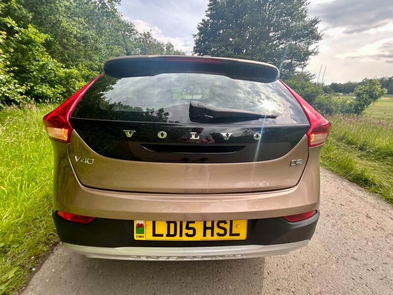 VOLVO V40 CROSS COUNTRY