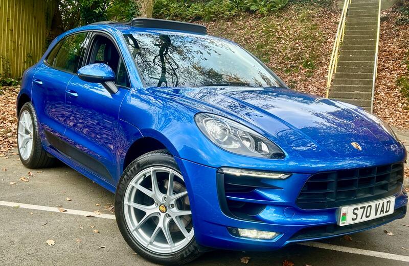 PORSCHE MACAN