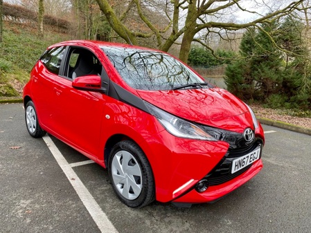 TOYOTA AYGO VVT-I X-PLAY X-SHIFT AUTOMATIC ONLY 17891MILES BLUETOOTH  IMMAC